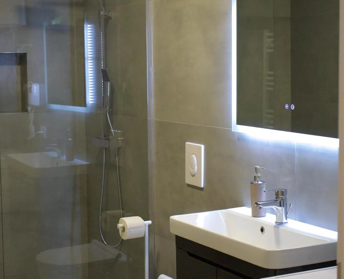 New Bazaar Azure Apartments Tirana 0*,  Albania